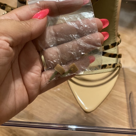 Animal Print Heels - Picture 8 of 8